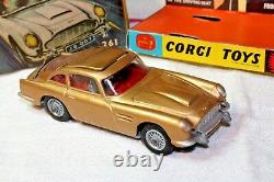 Corgi 261 James Bond Aston Martin, Superb Condition, Excellent Original Box