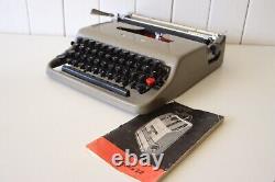 Excellent Condition OLIVETTI Lettera 22 Portable Typewriter + Original Case