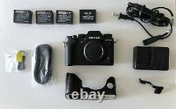 Fuji X-T2 Black Excellent Condition, with original box and accessories