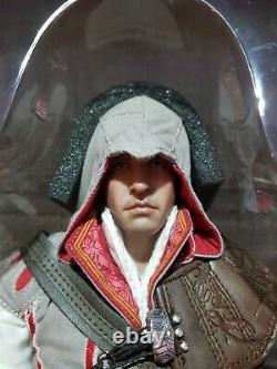Hot Toys VGM12 Ezio Auditore Assassins Creed 1/6 Excellent Condition