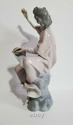Lladro 1320 Angel With Tamborine excellent condition see pictures