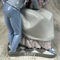Lladro #5596 A Gift of Love 9.5 Tall Excellent Condition Original Box Christmas