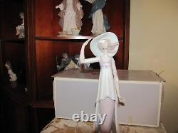 Lladro Figurine 6236 Lady of Monaco with Original Box Excellent Condition