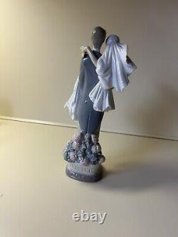 Lladro Wedding Couple Figurine Retired Excellent Condition