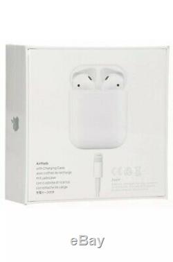 Original Apple AirPods 2nd Generation & Charging Case-White-Excellent Condition