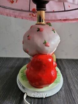 Rare Vintage 1981 Strawberry Shortcake Lamp With Shade. Excellent Condition