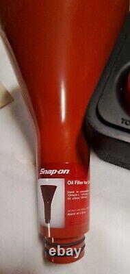 Snap-On Oil Change Funnel Kit in Original Case OFKIT Excellent Condition