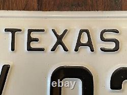 VINTAGE TEXAS PLATES 1959 EXCELLENT ORIGINAL CONDITION! AMAZING WHITE plates