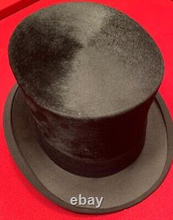 Vintage Cavanagh silk plush top hat in excellent condition 7 1/4 with box! RARE