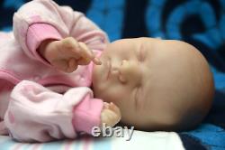 18 Reborn Baby Doll Scarlett Par Bonnie Brown Excellent État Avec Clothing+