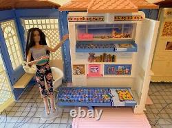 1998 Mattel Barbie Big Family House Original Box Fold Up Excellent État