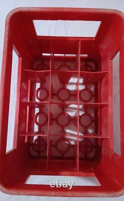 Ancienne boîte de bouteilles Coca-Cola en plastique dur en excellent état 1986 Rouge arabe