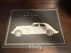 Catalogue de voitures 1936 Cord 810 en couleur, en excellent état d'origine