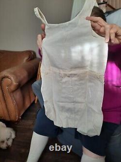 Combi-pantalon de fille antique des années 1920, taille 8-9, dans sa boîte d'origine, en excellent état, jamais porté.