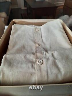 Combi-pantalon de fille antique des années 1920, taille 8-9, dans sa boîte d'origine, en excellent état, jamais porté.