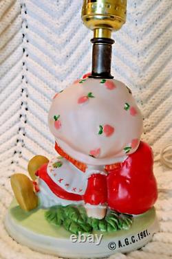 Lampe en céramique rare de 1981 Strawberry Shortcake en excellent état fonctionne