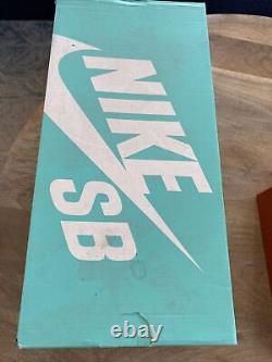 Nike Sb Dunk Low Pro Pack Bred Taille 8.5 Boîte D'origine Excellent État