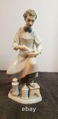Pharmaciste Vtg Lladro Excellente / Mint Condition, Stuningly Beautiful