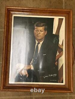 Photo signée de John F. Kennedy encadrée en excellent état
