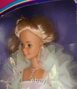 Poupée Barbie Crystal de 1983 et Ken #4598 NRFB Mattel Vintage en excellent état.