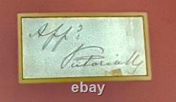 Reine Victoria Photo et Autographe dans un Cadre Antique en Or en Excellent État