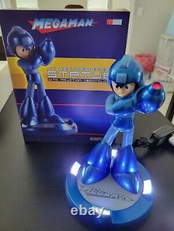 Statue De Collection Mega Man 2016. Excellent État. L'éclairage Fonctionne Parfaitement