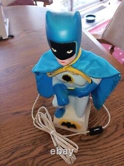 Veilleuse 1966 Batman avec cape en satin d'origine. EXCELLENTE CONDITION