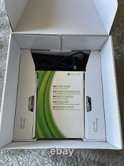 Xbox 360 S 250gb en excellent état, emballage d'origine